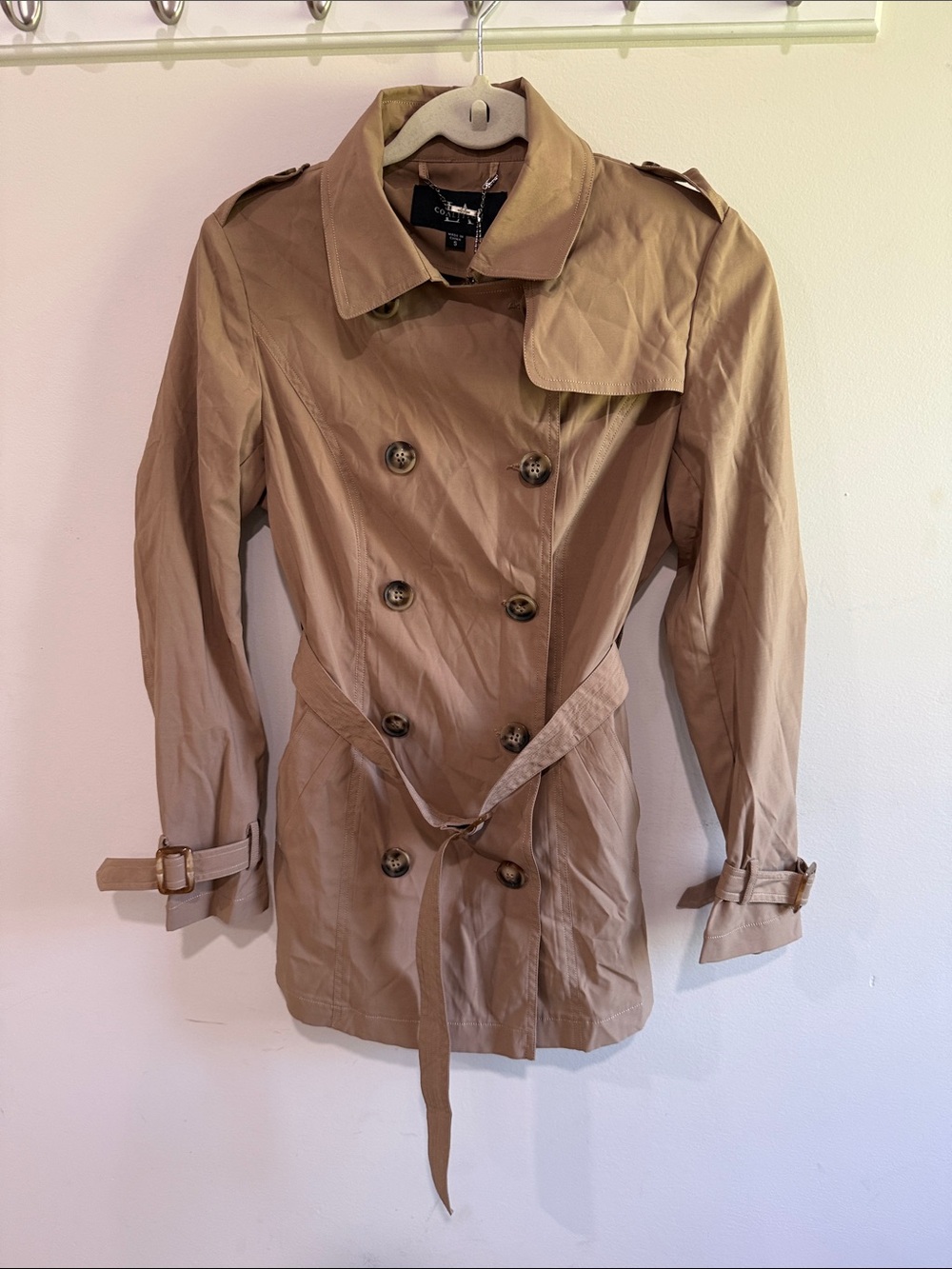 Women's Double-Breasted Trench Coat in Light Brown - Timeless Belted Style